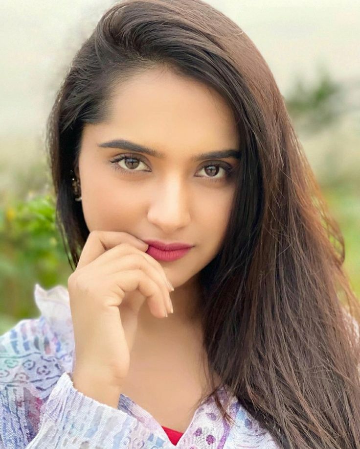 Divya, Indian escort in Singapore, Bugis district